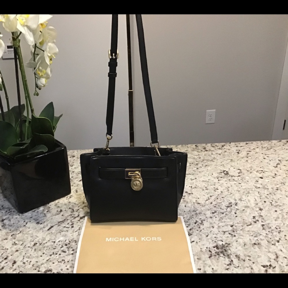 💝Host Pick💝 Michael Kors Hamilton Traveler Top Zip Small Leather Crossbody